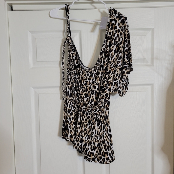 NWT Lane Bryant Size 26/28 One Shoulder Leopard Blouse - Picture 2 of 5